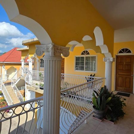Wizzy Apartment White River Ocho Rios Bagian luar foto