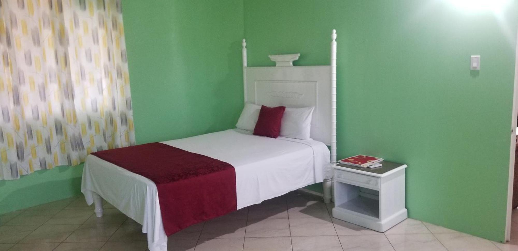 Wizzy Apartment White River Ocho Rios Bagian luar foto