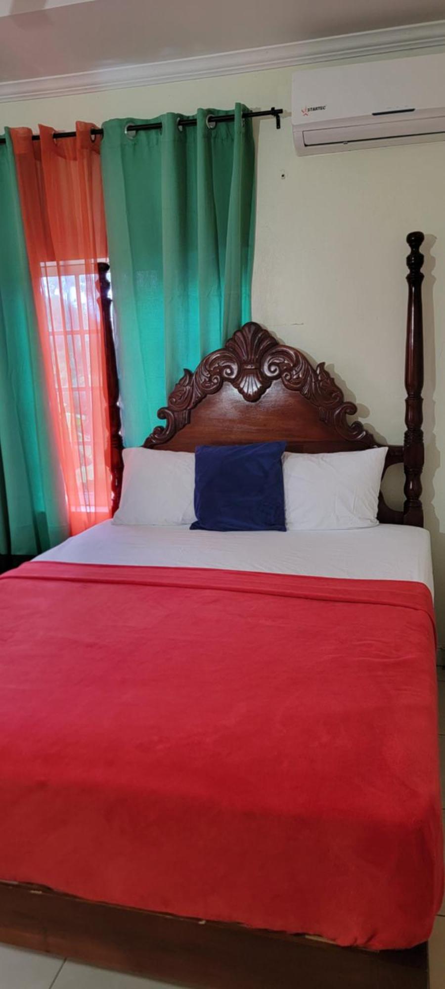 Wizzy Apartment White River Ocho Rios Bagian luar foto